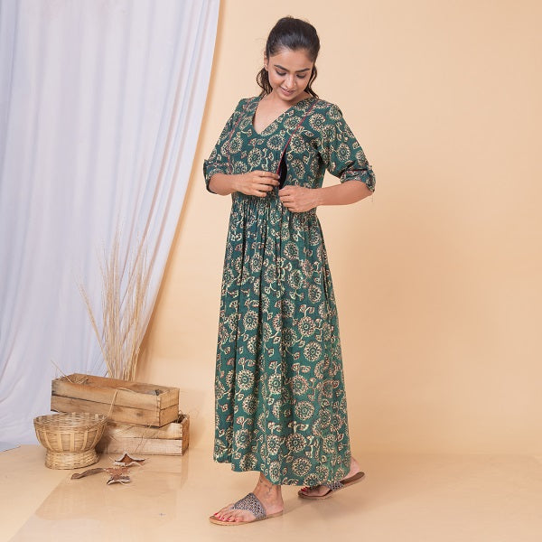 Fashionable clothing styles for mama-to-be