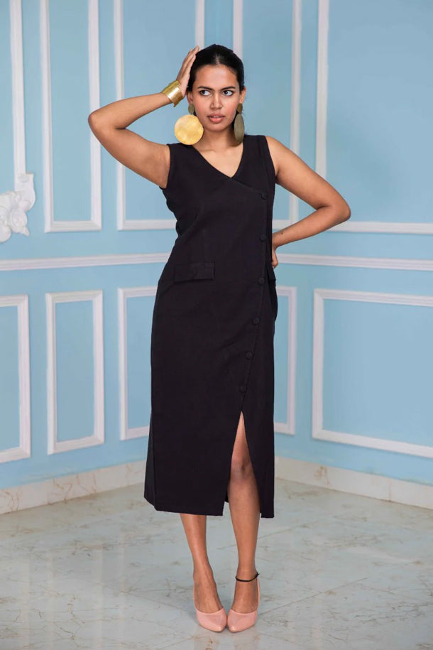 SOLID SLEEVELESS BLACK DRESS main image 0