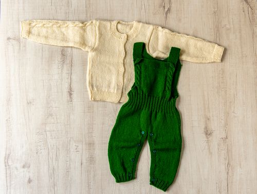 Deep Green Woollen Hand Knitted  Dungaree For Infants  - thesaffronsaga